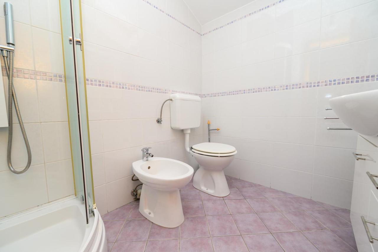 Apartmani Loreta Мали-Лошинь Экстерьер фото