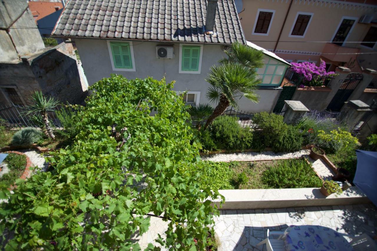 Apartmani Loreta Мали-Лошинь Экстерьер фото