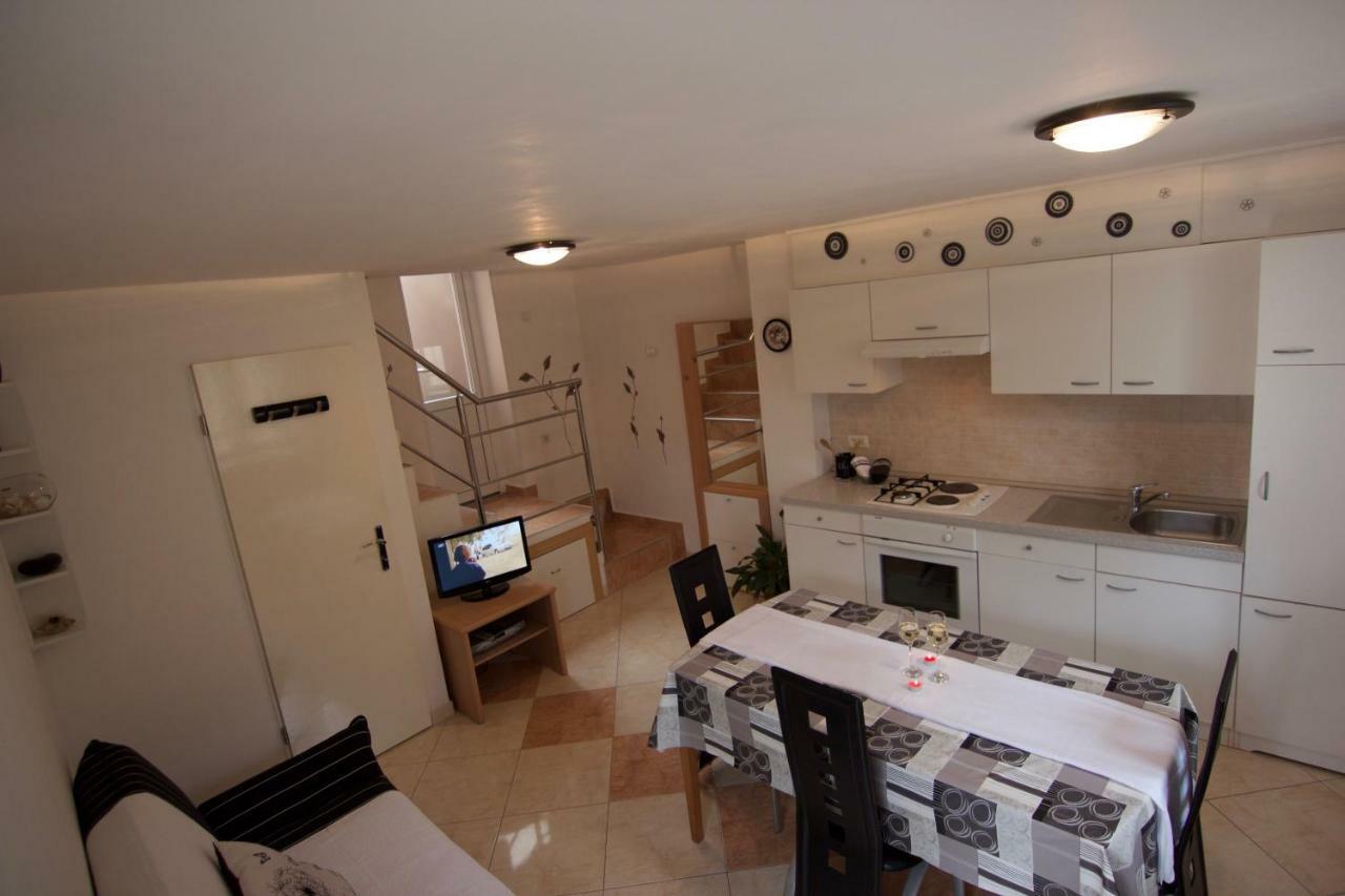 Apartmani Loreta Мали-Лошинь Экстерьер фото